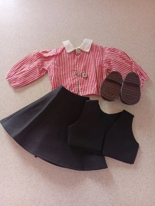 Conjunto Muñeca Nancy Colegiala