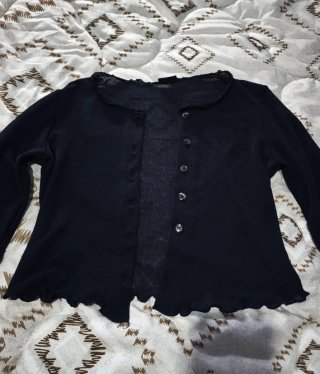 Blusa azul marino con botones