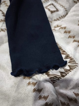 Blusa azul marino con botones