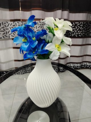 Bellissimo vaso in Pla bianco cm20