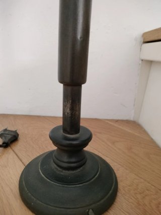 Lámpara de mesa antigua.
