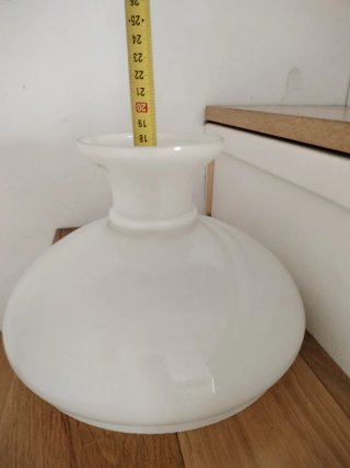 Lámpara de mesa antigua.