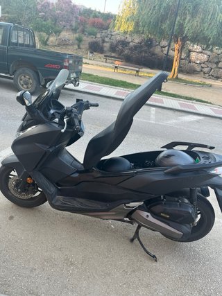 Honda Forza 150 negra