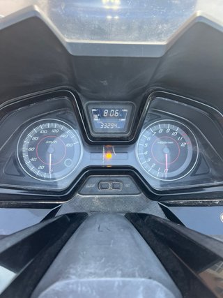 Honda Forza 150 negra