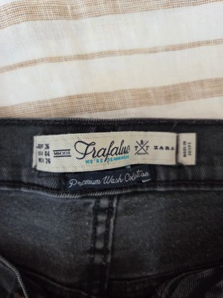 Pantalones cortos vaqueros Zara negros