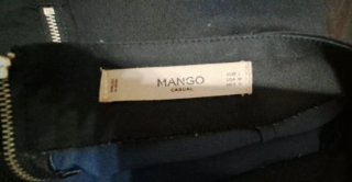 Falda azul marino con volantes