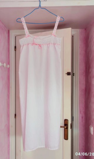 Camisón de dormir de mujer precioso hecho a mano