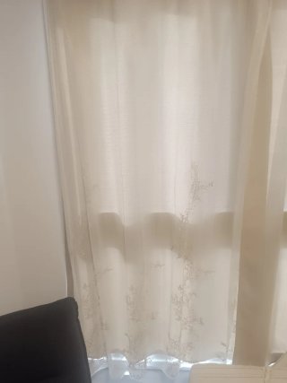 Cortinas beige con visillo y barra