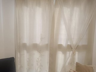 Cortinas beige con visillo y barra