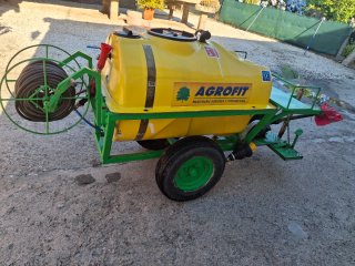 Máquina sulfatar con remolque