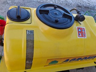 Máquina sulfatar con remolque