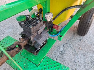 Máquina sulfatar con remolque