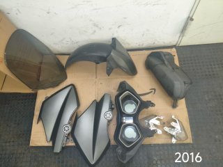 Carenados delanteros LOGO Yamaha XMAX 125/250 Gris