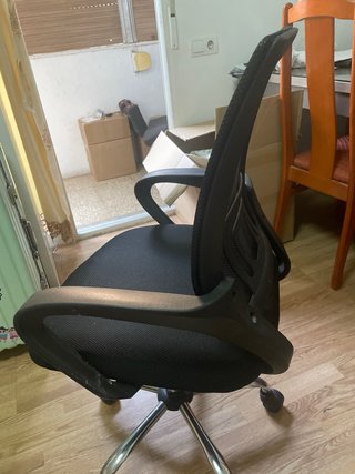 Silla ergonómica de oficina negra
