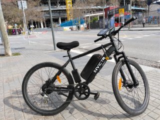 Bicicleta Eléctrica Invicta Negra