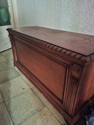 Mueble baúl de madera