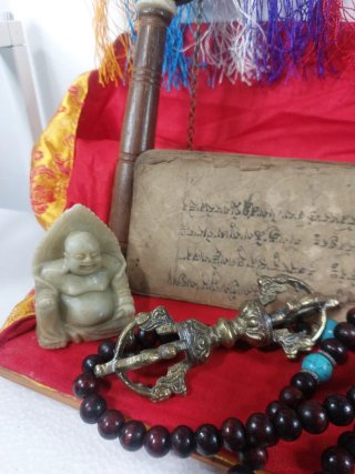 Conjunto budista manuscrito siglo XIX