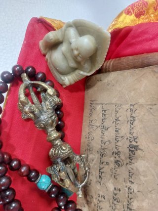 Conjunto budista manuscrito siglo XIX