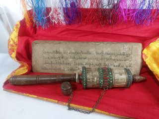 Conjunto budista manuscrito siglo XIX