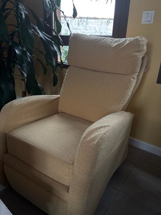 Butaca reclinable beige tela