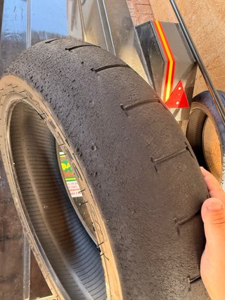 Neumático Metzeler Racetec 165/55/17 Trasero