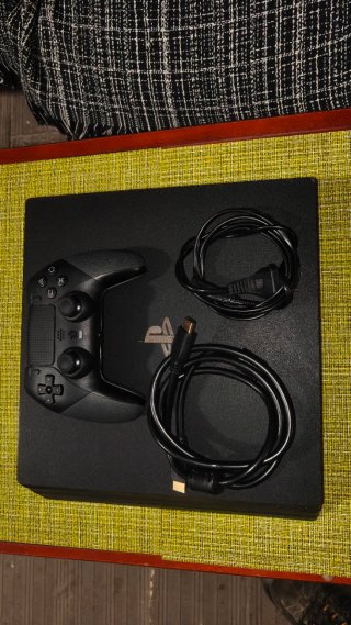PlayStation 4 PRO 1TB Nero