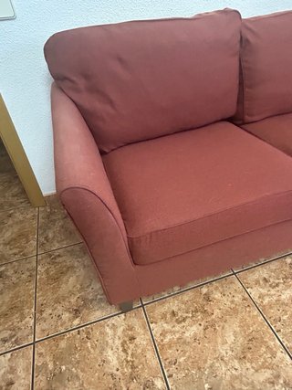 Sofá 2 plazas rojo seminuevo