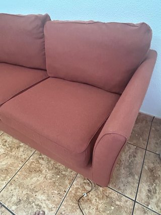 Sofá 2 plazas rojo seminuevo