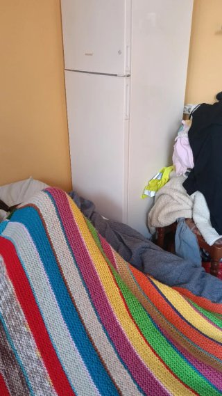 Frigorífico blanco con congelador