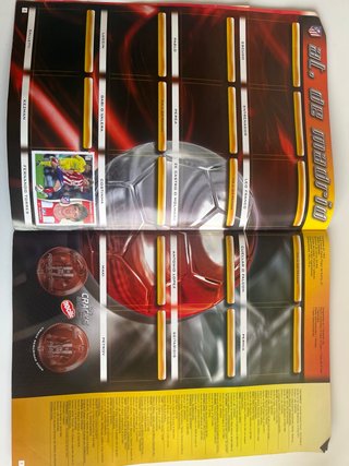 Álbum Liga 06-07 con messi  22 cromos pegados