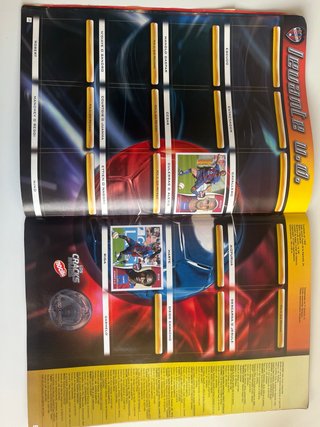 Álbum Liga 06-07 con messi  22 cromos pegados
