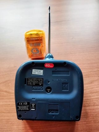 Coche teledirigido naranja Falken