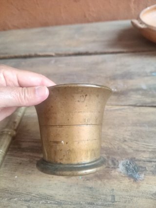 Almirez antiguo de bronce
