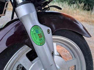 Hyosung Aquila Cruiser Negra/Burdeos 125