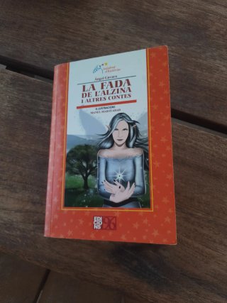 Les botes vermelles. Llibre Màgic dels Monstres...