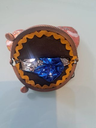 Monedero boquilla hecho a mano