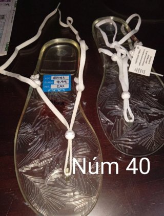 Sandalias transparentes atadas a pierna T.40 marip