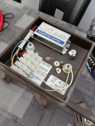 Lámpara de techo moderna marrón y plata