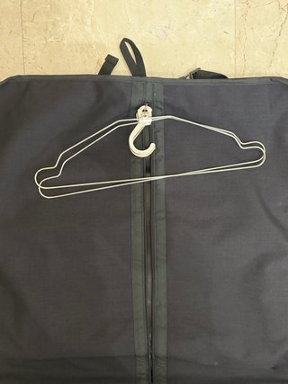 Portatrajes militar totalmente nuevo