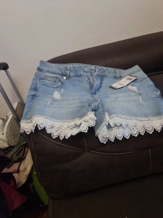 Shorts vaqueros con encaje
