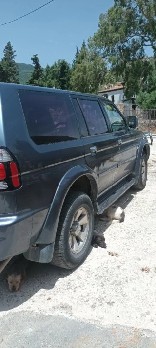 Mitsubishi Montero 2005
