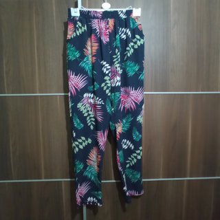 Pantalón estampado flores verano
