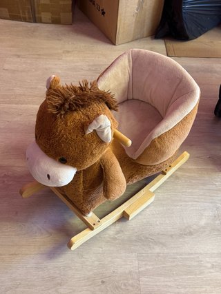 Balancín caballo peluche