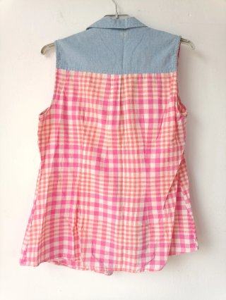 Camisa sin mangas a cuadros rosa y azul