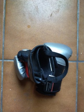 Guantes de Boxeo Negros y Plateados