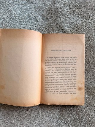 Livro A Obra Intangível do Dr. Oliveira Salazar