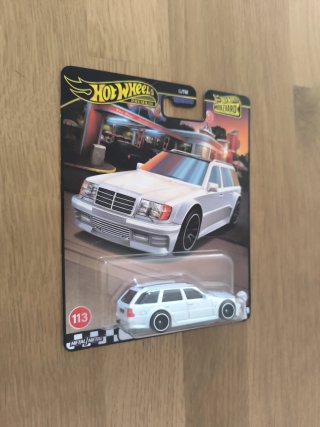 Hot Wheels Mercedes-Benz E 36 AMG Boulevard