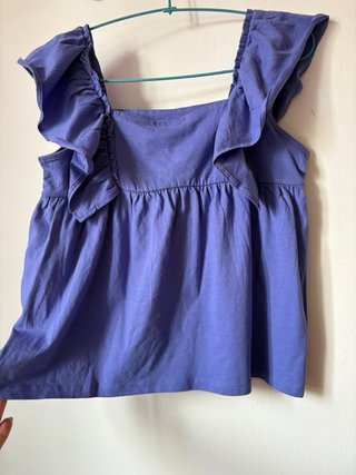 Top verano morado con volante Pecho 38cm, largo 48