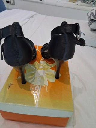 Sandalias de tacón negras