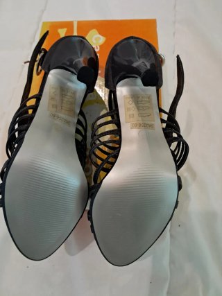 Sandalias de tacón negras